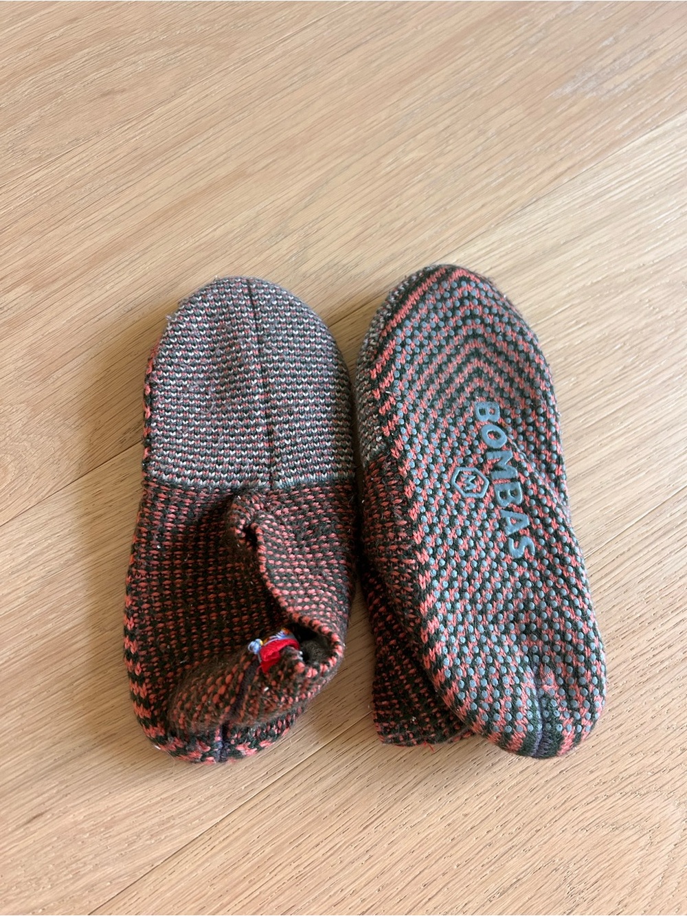 Bombas Women's Knit Slippers in Black and Red